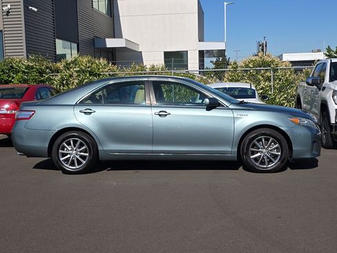 Used 2011 Toyota Camry Hybrid w/ Upgrade Pkg FWD image 3