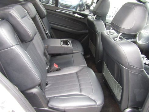 Used 2018 Mercedes-Benz GLS 450 4MATIC image 21