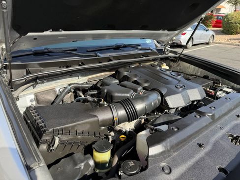 Used 2015 Toyota 4Runner Limited image 24