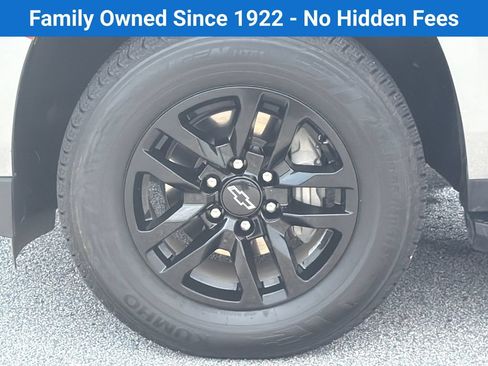 Used 2024 Chevrolet Tahoe LT RWD image 11