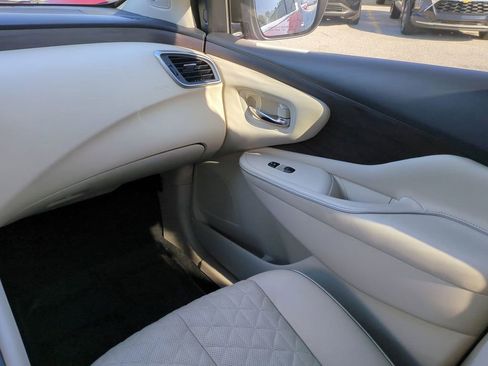 Used 2019 Nissan Murano Platinum image 17