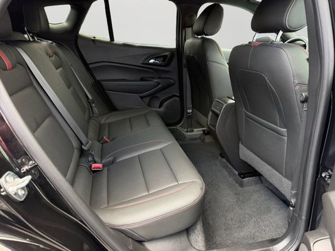 Used 2026 Chevrolet Trax RS w/ Sunroof Package FWD image 9