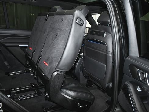 Used 2023 BMW X7 xDrive40i w/ M Sport Package image 64