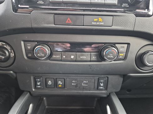 Used 2023 Nissan Frontier SV w/ Technology Package image 31