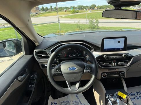 Used 2020 Ford Escape SE FWD image 41
