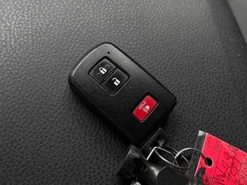 Used 2021 Toyota Tacoma TRD Off-Road w/ Technology Package AWD/4WD image 28