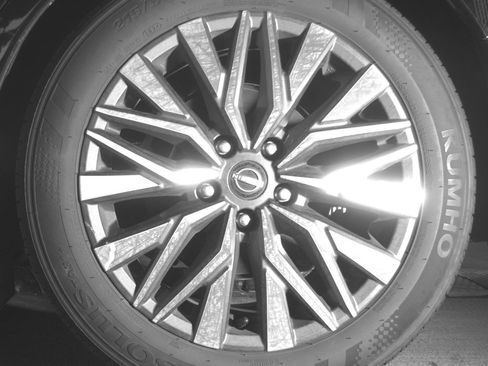 Used 2025 Nissan Altima 2.5 SV image 14