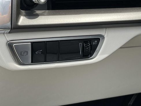 New 2026 Cadillac Vistiq Luxury AWD/4WD image 24