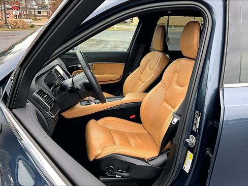 Used 2023 Volvo XC90 T8 Ultimate image 8