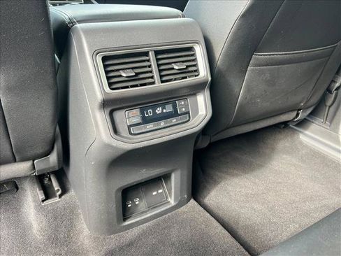 Used 2026 Volkswagen Atlas SE FWD image 29