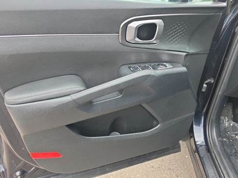 Certified 2023 Kia Sorento EX AWD/4WD image 18
