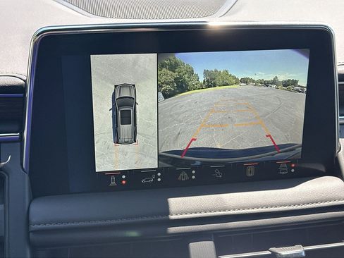 Used 2023 Chevrolet Tahoe High Country w/ Advanced Technology Package image 15