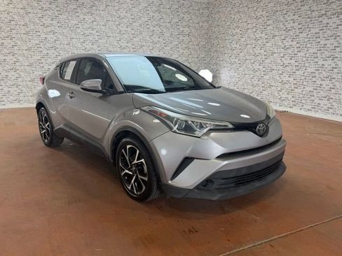 Used 2018 Toyota C-HR XLE image 1