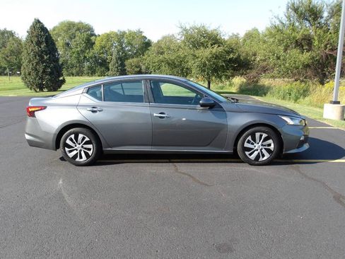 Used 2019 Nissan Altima 2.5 S FWD image 10