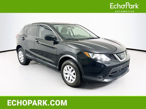 Used 2018 Nissan Rogue Sport S image 1