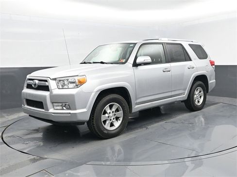 Used 2010 Toyota 4Runner SR5 image 2