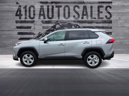Used 2021 Toyota RAV4 XLE AWD/4WD image 7
