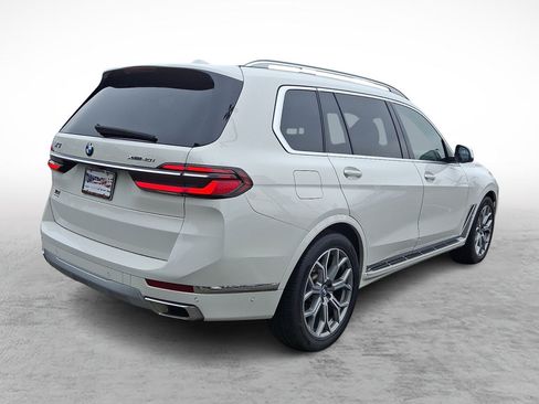 Used 2025 BMW X7 xDrive40i w/ Premium Package AWD/4WD image 5