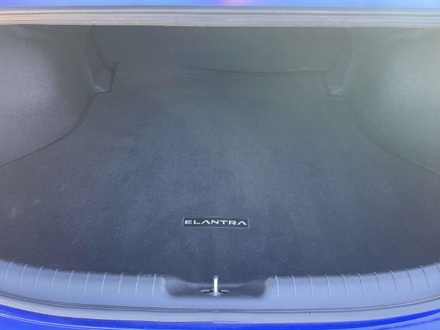 Certified 2023 Hyundai Elantra Blue FWD image 11