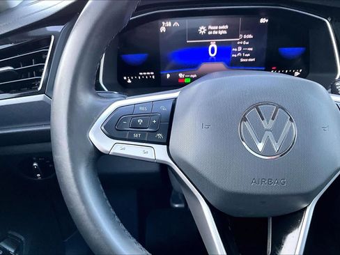 Used 2023 Volkswagen Jetta SE w/ Panoramic Sunroof Package FWD image 24