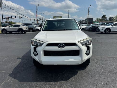Used 2016 Toyota 4Runner SR5 RWD image 3