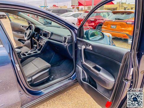 Used 2022 Kia Sportage LX image 13