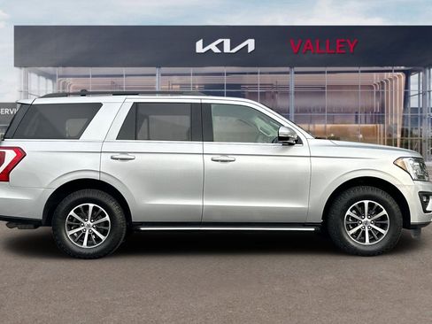 Used 2018 Ford Expedition XLT w/ Equipment Group 202A image 3