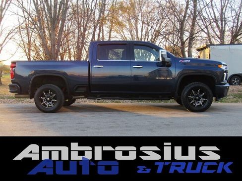 Used 2022 Chevrolet Silverado 3500 LTZ w/ LTZ Convenience Package image 2