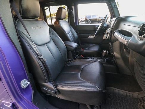 Used 2017 Jeep Wrangler Unlimited Sahara w/ Dual Top Group image 22