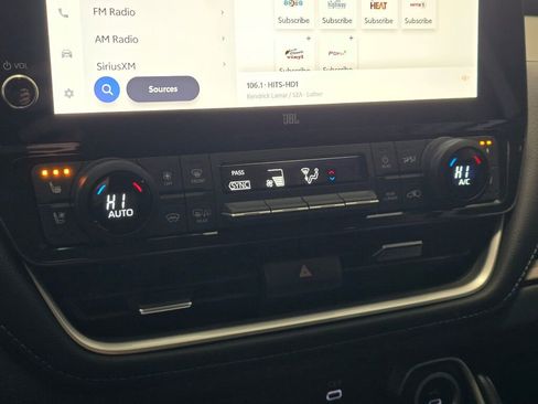 Used 2024 Toyota Grand Highlander Limited image 31