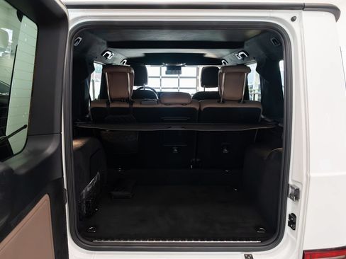 Used 2023 Mercedes-Benz G 550 image 8