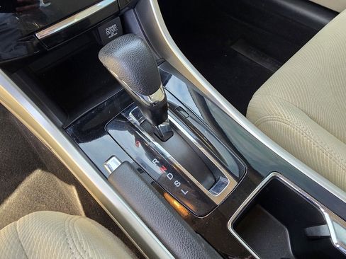 Used 2016 Honda Accord EX image 18