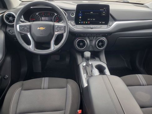Used 2024 Chevrolet Blazer LT w/ Convenience Package FWD image 2