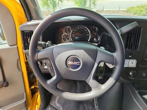 Used 2018 GMC Savana 3500 Extended w/ Driver Convenience Package image 22