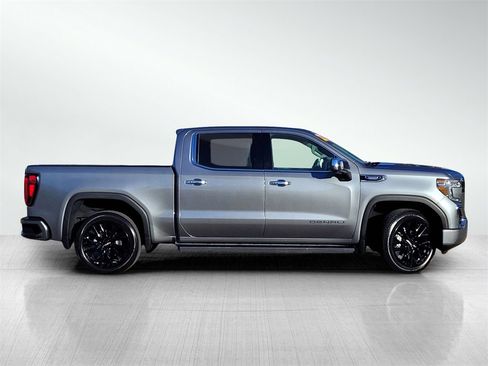 Used 2022 GMC Sierra 1500 Denali w/ Denali Premium Package image 3