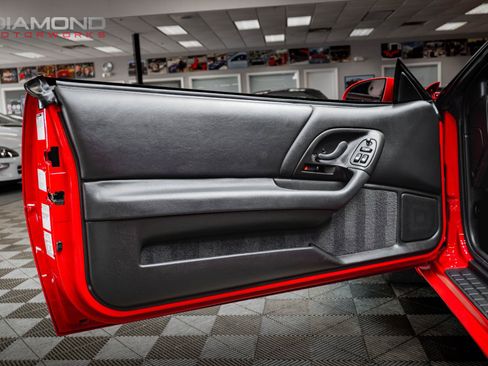 Used 2002 Chevrolet Camaro Z28 w/ SS Performance/Appearance Pkg RWD image 16