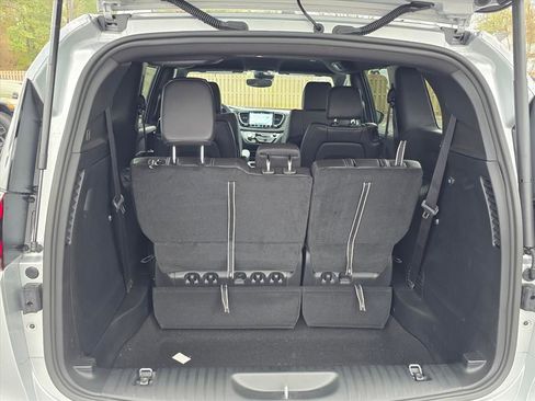 New 2026 Chrysler Pacifica Select w/ S Appearance Package image 8