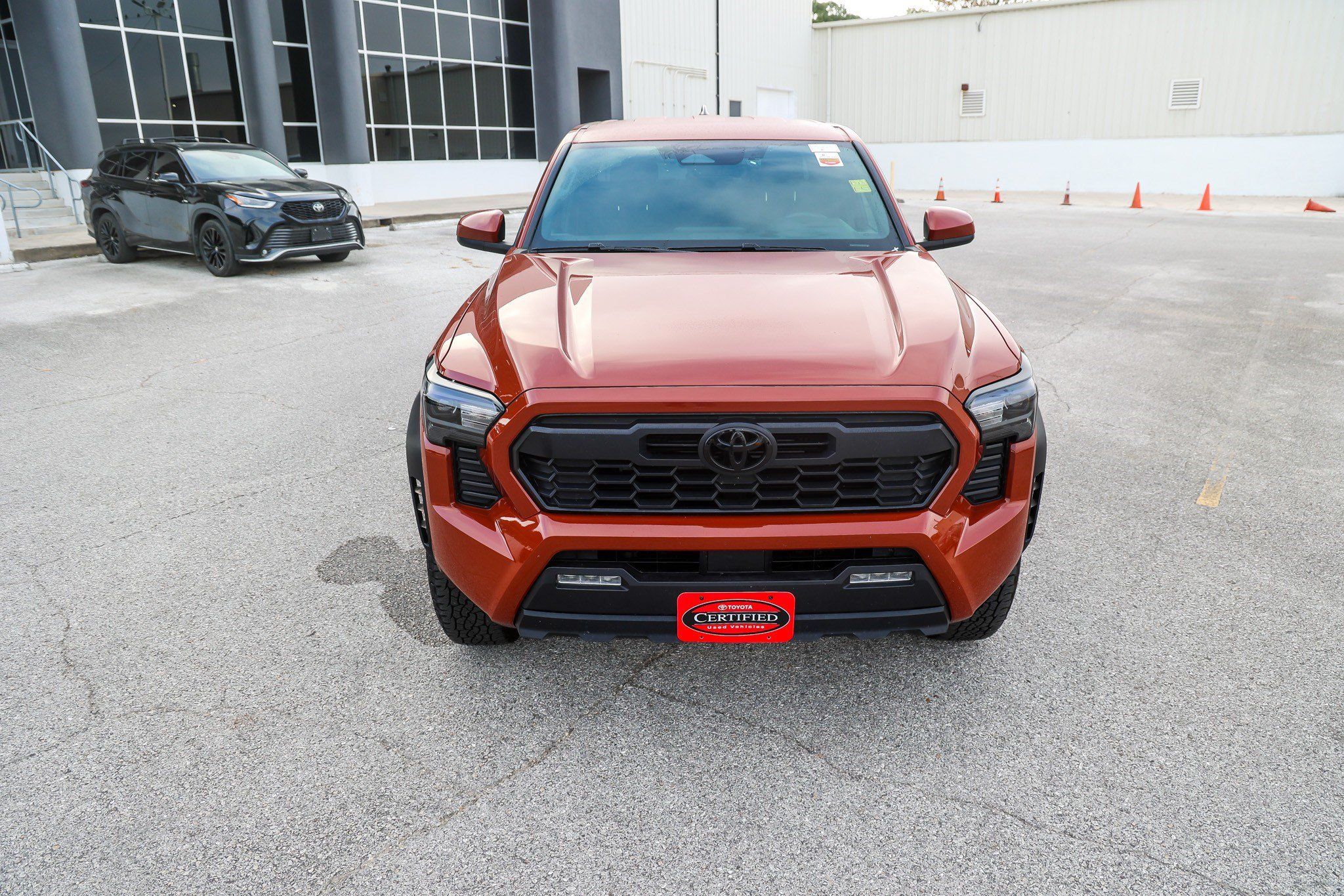 Certified 2025 Toyota Tacoma TRD Off-Road AWD/4WD image 4