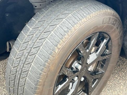 Used 2024 Jeep Grand Cherokee Altitude AWD/4WD image 32