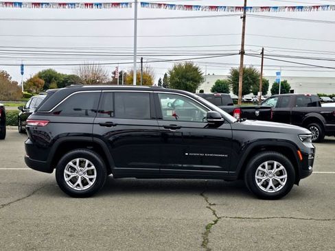 Certified 2022 Jeep Grand Cherokee Limited image 7