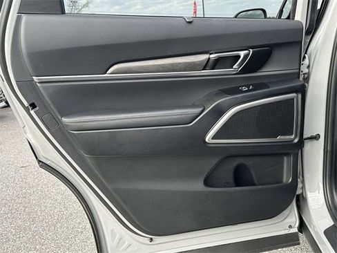 Used 2025 Kia Telluride EX X-Line image 23