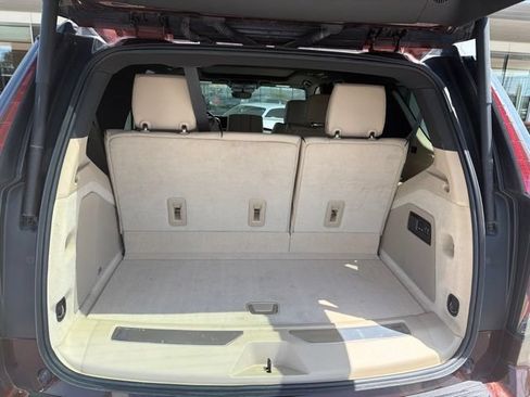 Used 2023 Cadillac Escalade Premium Luxury AWD/4WD image 8