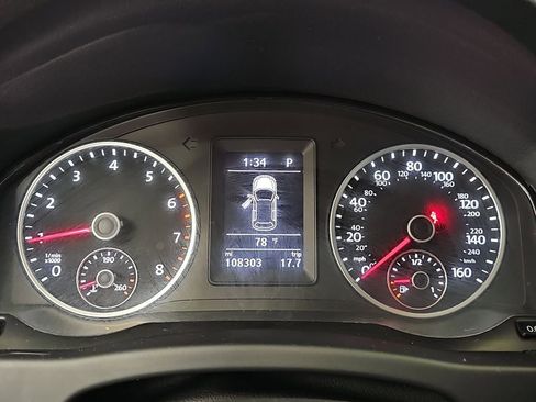 Used 2016 Volkswagen Tiguan SE image 21