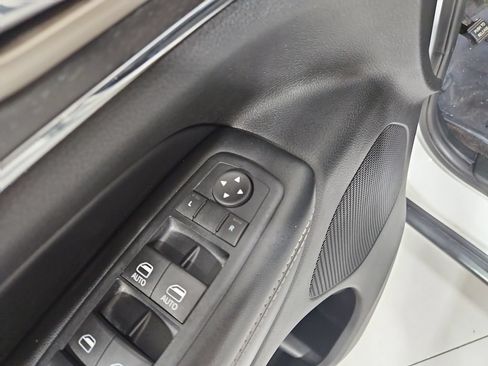 Used 2016 Jeep Grand Cherokee Limited AWD/4WD image 12