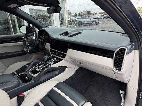 Used 2019 Porsche Cayenne S image 24
