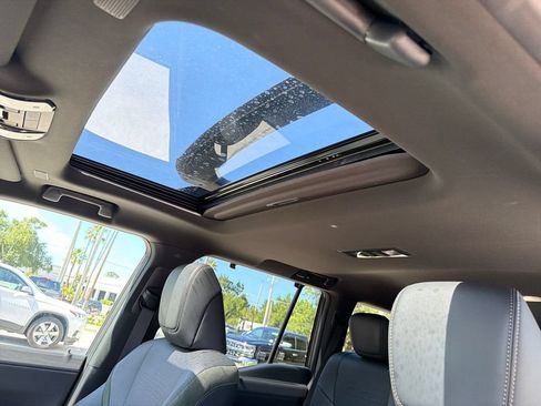 Used 2025 Lexus GX 550 AWD/4WD image 21