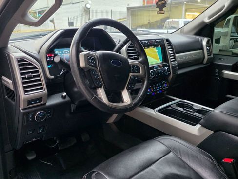 Used 2017 Ford F250 Lariat w/ Lariat Ultimate Package AWD/4WD image 14