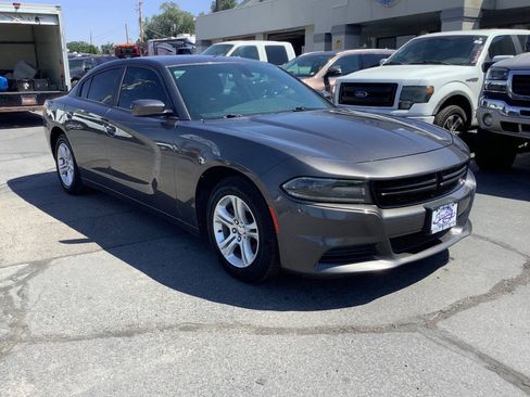 Used 2019 Dodge Charger SXT w/ Travel & Safety Group RWD image 7