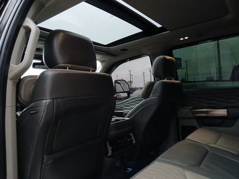 Used 2025 Ford F350 Platinum w/ Platinum Plus Package image 13