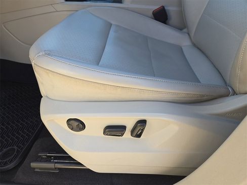 Used 2022 Volkswagen Atlas SE image 25